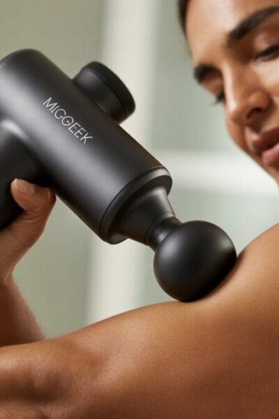 Massageador Pistola Elétrica Micgeek Profissional – 6 Velocidades e 4 Cabeças.